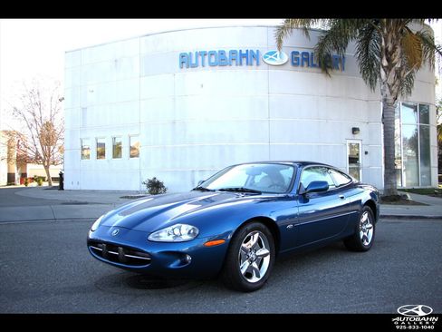 Used 1998 Jaguar XK8 Coupe image 1