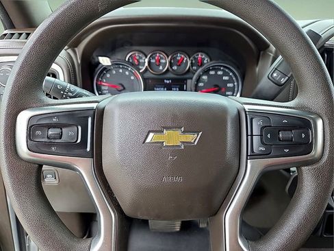 Used 2020 Chevrolet Silverado 1500 LT AWD/4WD image 24