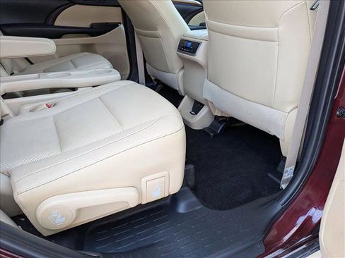 Certified 2019 Toyota Highlander Limited image 18