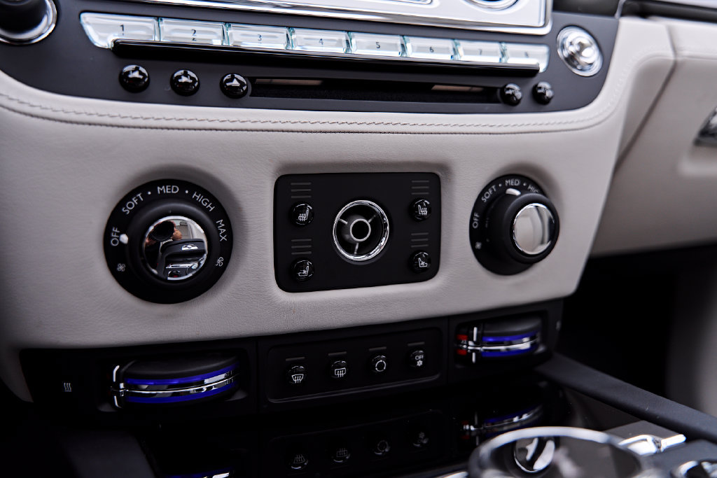 Used 2016 Rolls-Royce Ghost RWD image 85