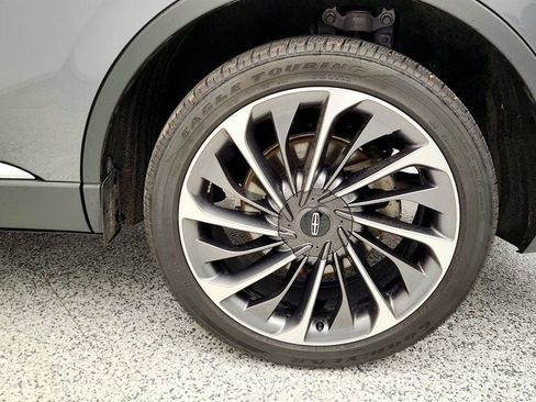 Used 2025 Lincoln Aviator Reserve w/ Equipment Group 201A image 9