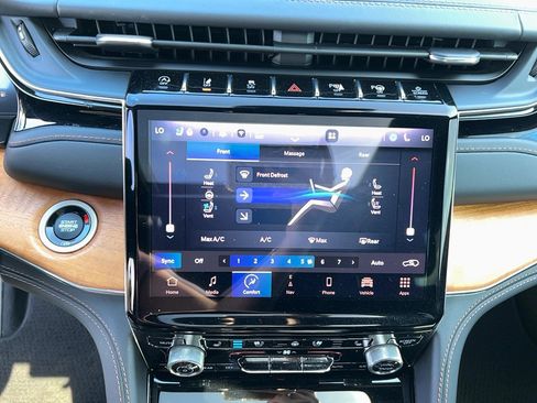 Used 2023 Jeep Grand Cherokee L Summit image 18