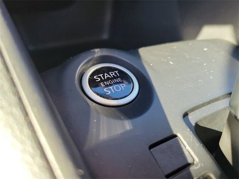 Used 2024 Nissan Kicks S image 31