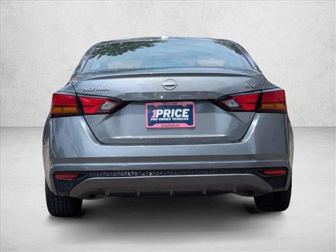 Used 2024 Nissan Altima 2.5 SV FWD image 6