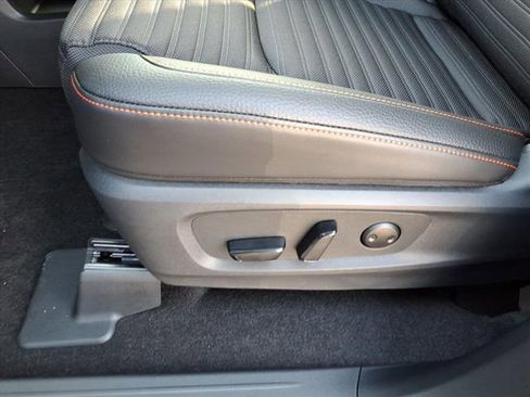 New 2026 Nissan Pathfinder SV image 12