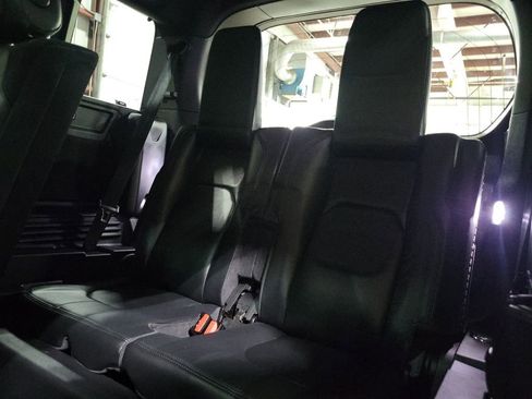 Used 2020 Land Rover Defender 110 X image 24