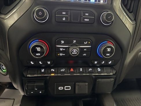 Used 2020 Chevrolet Silverado 2500 LTZ w/ Technology Package image 22