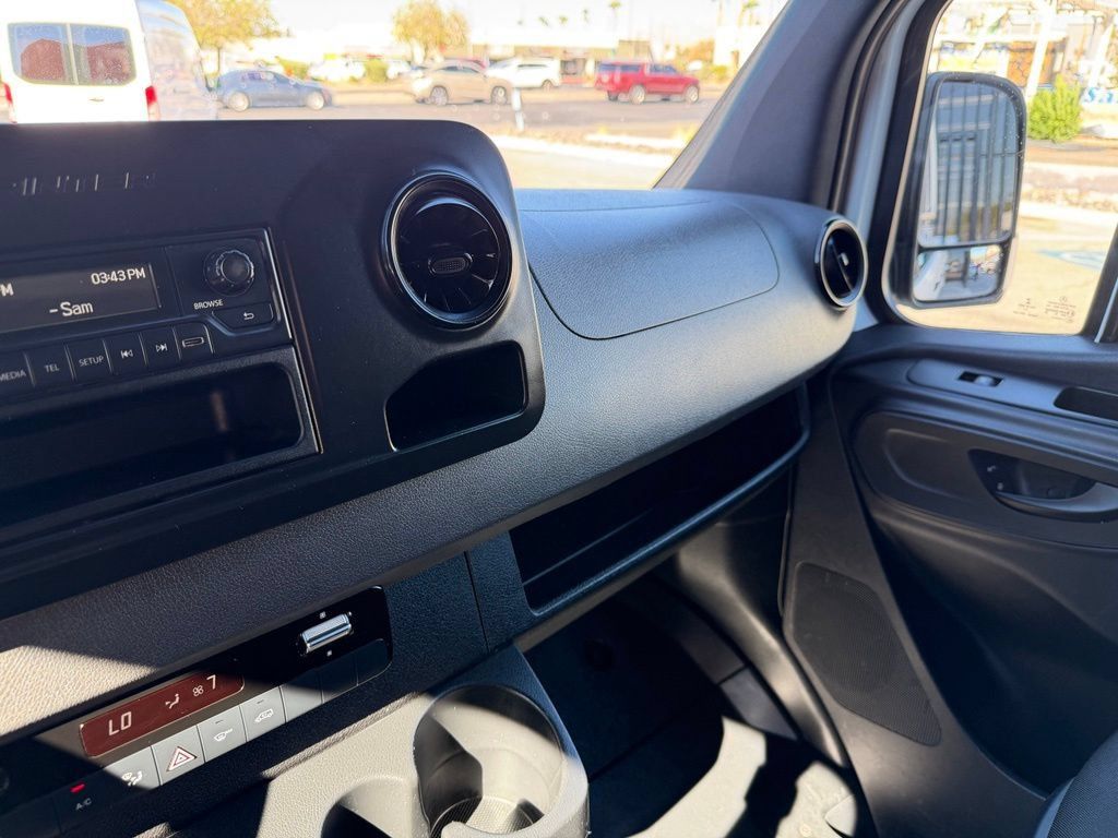 Used 2019 Mercedes-Benz Sprinter 144 image 28