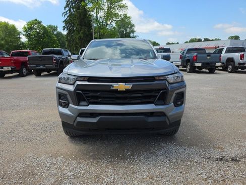 Used 2024 Chevrolet Colorado LT w/ LT Convenience Package II AWD/4WD image 2