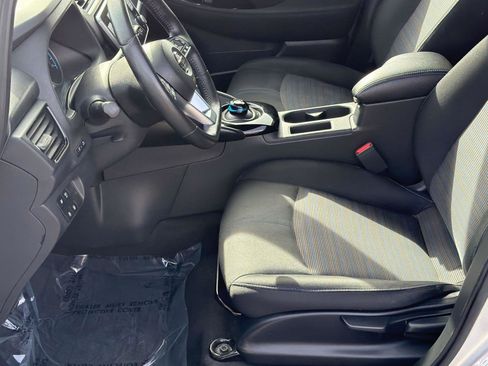 Used 2022 Nissan Leaf SV image 27