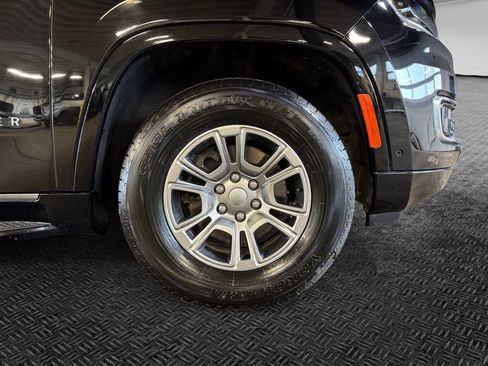 Used 2024 Jeep Wagoneer 4WD image 11