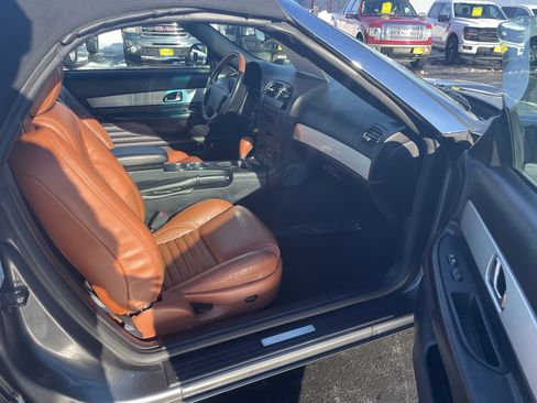 Used 2003 Ford Thunderbird image 25