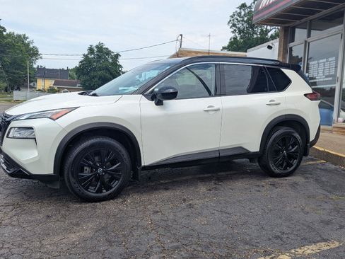 Used 2023 Nissan Rogue SV w/ SV Premium B Package AWD/4WD image 4