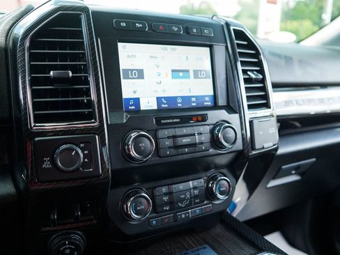 Used 2020 Ford F250 Lariat w/ Lariat Ultimate Package AWD/4WD image 8
