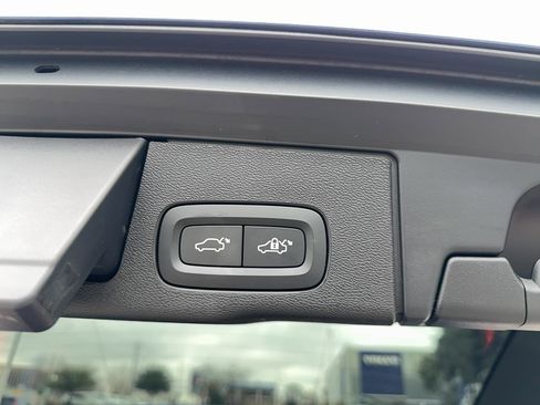 Used 2021 Volvo XC60 T6 R-Design w/ Advanced Package image 26