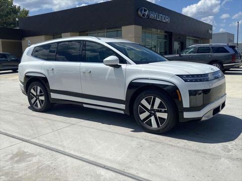 New 2026 Hyundai Ioniq 9 SEL image 1