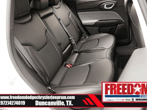 New 2025 Jeep Compass Latitude image 16