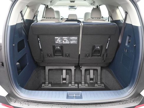 New 2026 Kia Carnival EX FWD image 35