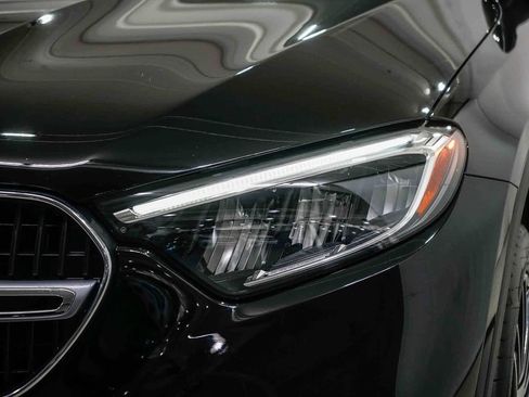 Used 2024 Mercedes-Benz GLC 300 4MATIC image 7