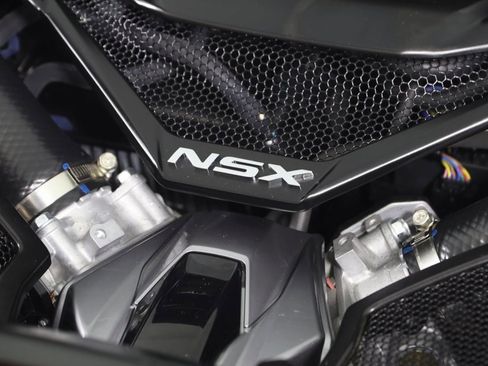 Used 2017 Acura NSX image 68