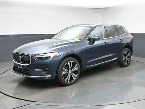 Used 2023 Volvo XC60 B5 Plus w/ Climate Package AWD/4WD image 4