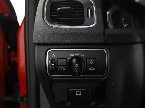 Used 2017 Volvo S60 T5 Dynamic w/ Vision Package image 22