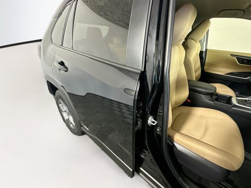 Used 2023 Toyota RAV4 LE AWD/4WD image 27