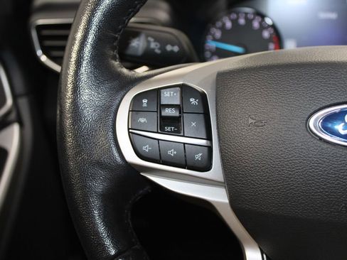 Used 2022 Ford Explorer XLT w/ Equipment Group 202A image 39