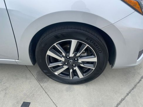 Used 2025 Nissan Versa SV image 30