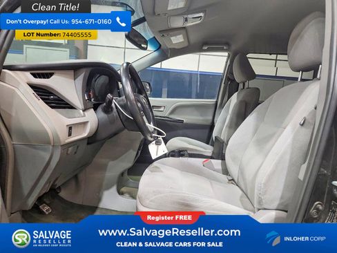 Used 2015 Toyota Sienna LE AWD/4WD image 9