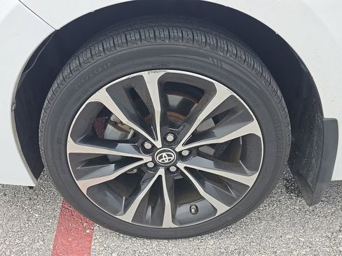 Used 2018 Toyota Corolla SE w/ Body Protection Package FWD image 8