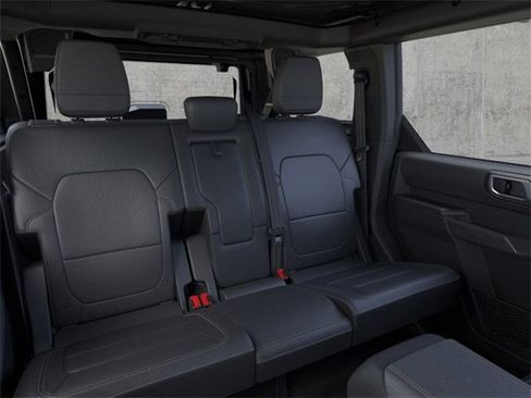 New 2025 Ford Bronco Badlands image 11