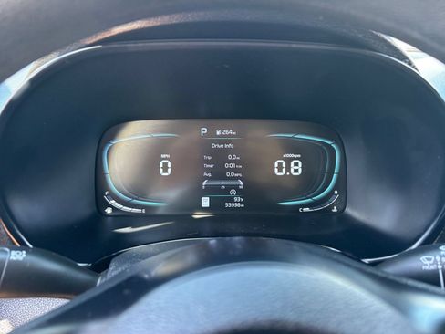 Used 2025 Kia Soul LX w/ LX Technology Package FWD image 38