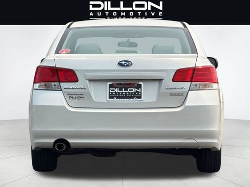 Used 2011 Subaru Legacy 2.5i Premium w/ All-Weather Pkg AWD/4WD image 5