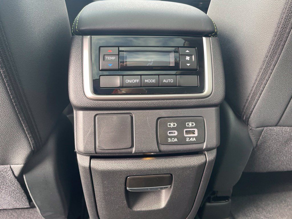 Used 2025 Subaru Ascent Onyx Edition AWD/4WD image 27