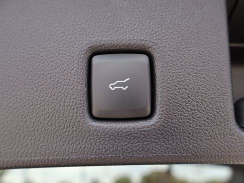 New 2025 Ford Escape SE image 24