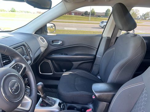 Used 2018 Jeep Compass Sport image 21