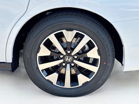 Certified 2026 Honda Odyssey EX-L image 36
