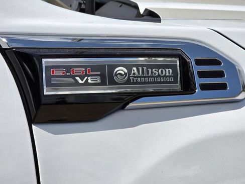 New 2026 GMC Sierra 2500 SLE w/ SLE Value Package; AWD/4WD image 5