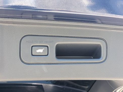Used 2025 Honda Pilot EX-L image 14