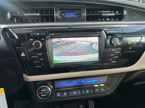 Used 2014 Toyota Corolla LE FWD image 6
