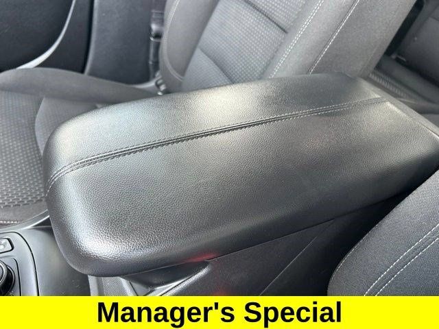 Used 2024 GMC Terrain SLE w/ Driver Convenience Package FWD image 32
