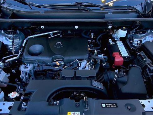 Used 2020 Toyota RAV4 LE image 29