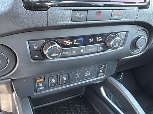 Used 2024 Nissan Frontier SV w/ SV Convenience Package image 30