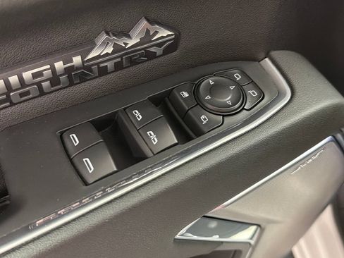 Used 2024 Chevrolet Silverado 1500 High Country w/ Technology Package AWD/4WD image 25