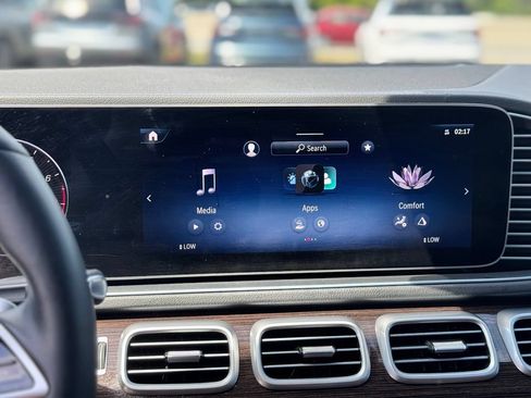 Used 2024 Mercedes-Benz GLS 450 4MATIC image 20