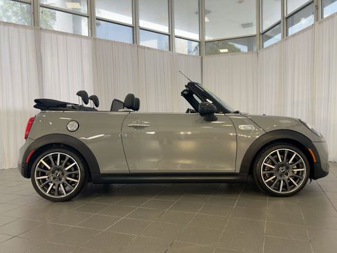 Used 2019 MINI Cooper S w/ Premium Package image 8