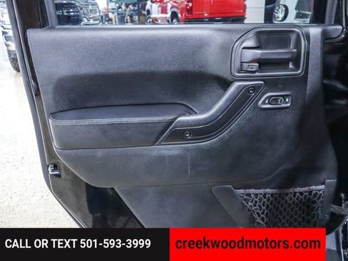 Used 2017 Jeep Wrangler Unlimited Sahara image 39