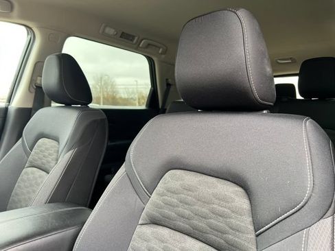 Used 2024 Nissan Pathfinder SV AWD/4WD image 14
