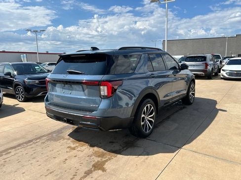 Used 2025 Ford Explorer ST-Line AWD/4WD image 3